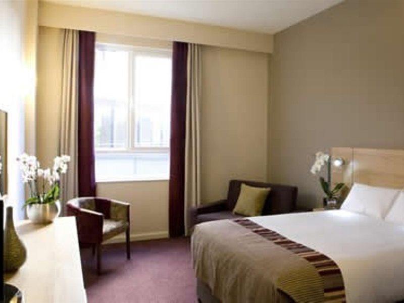 Leonardo Hotel Дарби Стая снимка